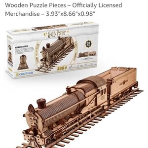 Warner Bros Brown Hogwarts Express Sculpture